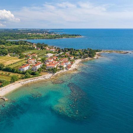 Charming Stone Cottage By The Sea Umag Zewnętrze zdjęcie