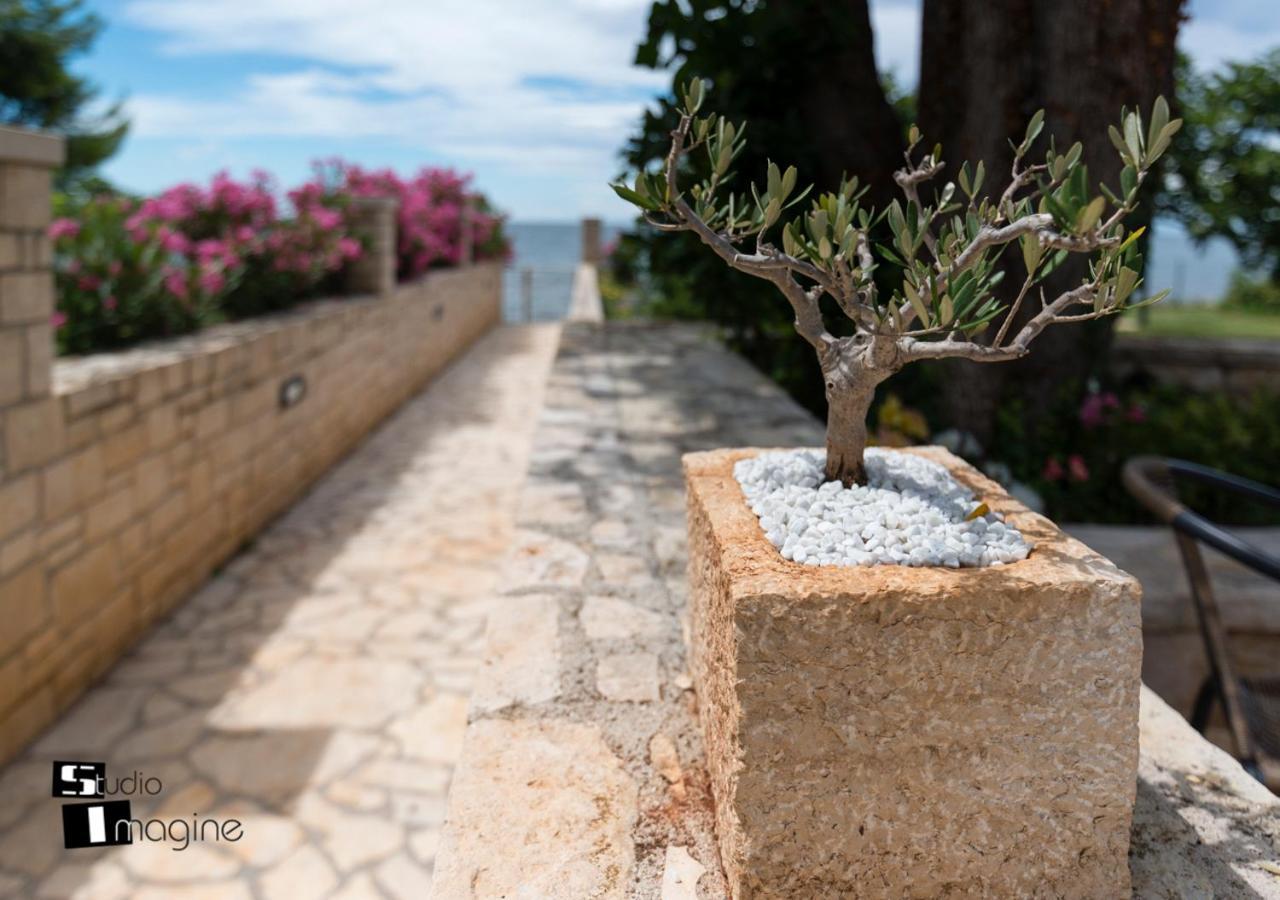 Charming Stone Cottage By The Sea Umag Zewnętrze zdjęcie