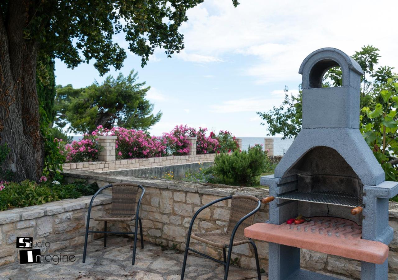 Charming Stone Cottage By The Sea Umag Zewnętrze zdjęcie