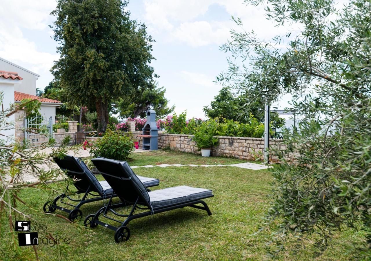 Charming Stone Cottage By The Sea Umag Zewnętrze zdjęcie