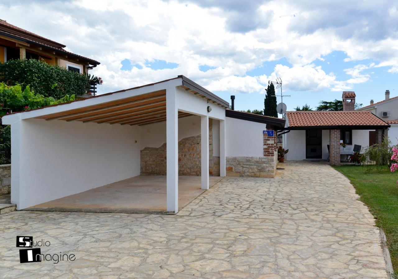 Charming Stone Cottage By The Sea Umag Zewnętrze zdjęcie