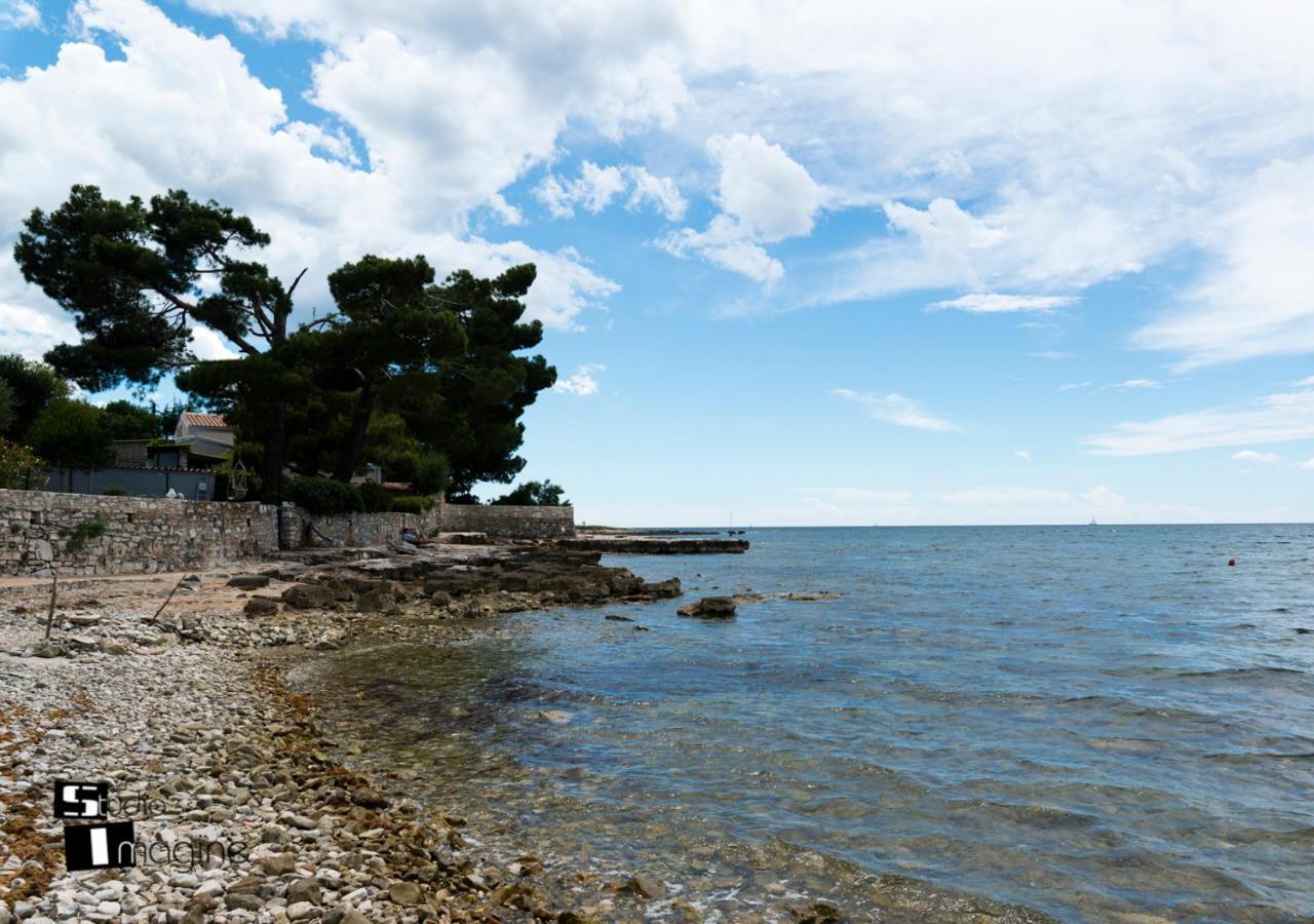 Charming Stone Cottage By The Sea Umag Zewnętrze zdjęcie