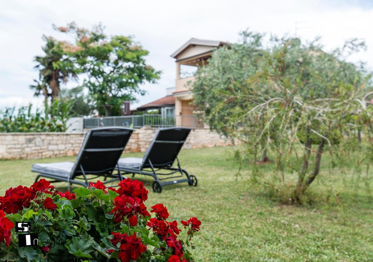 Charming Stone Cottage By The Sea Umag Zewnętrze zdjęcie