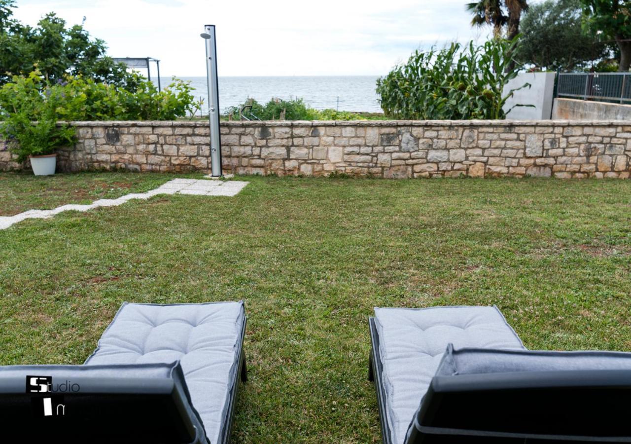 Charming Stone Cottage By The Sea Umag Zewnętrze zdjęcie