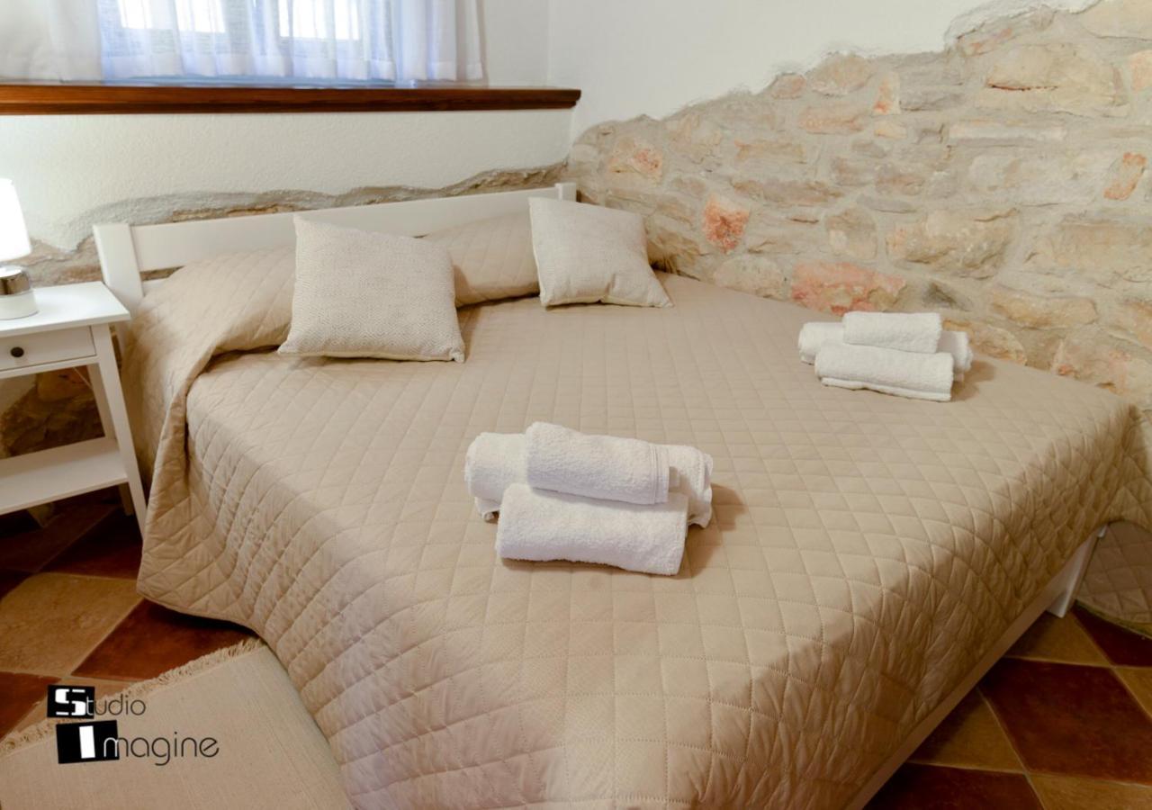 Charming Stone Cottage By The Sea Umag Zewnętrze zdjęcie