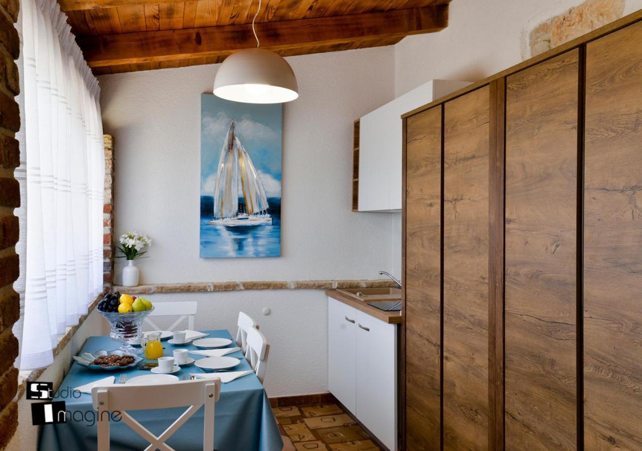 Charming Stone Cottage By The Sea Umag Zewnętrze zdjęcie