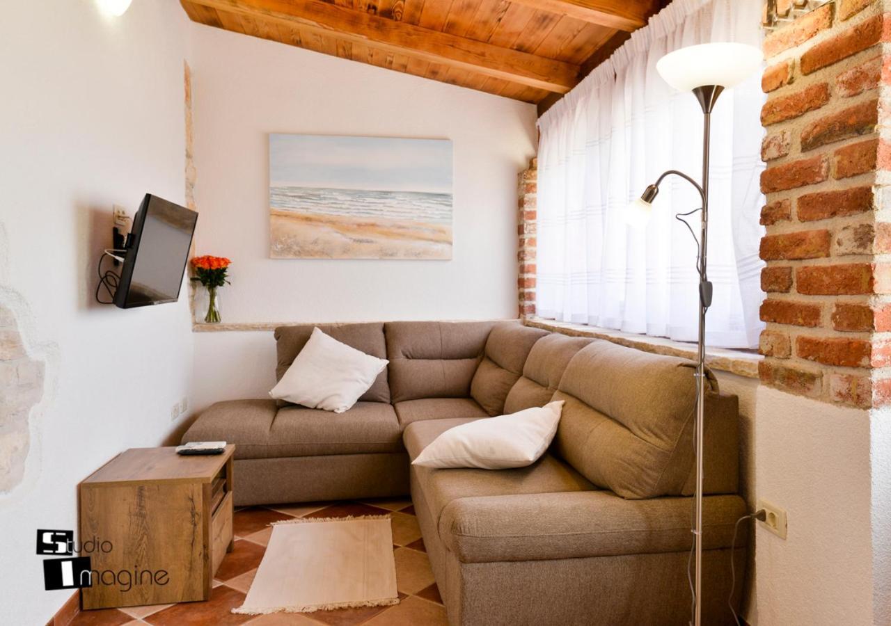 Charming Stone Cottage By The Sea Umag Zewnętrze zdjęcie